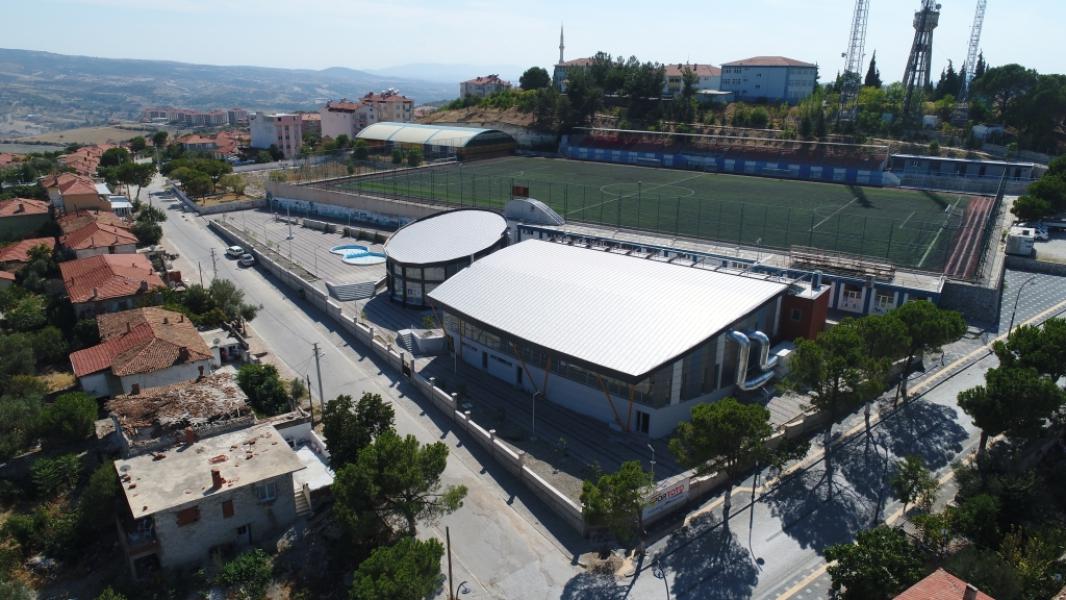 Yarı Olimpik Yüzme Havuzu ve Aquapark